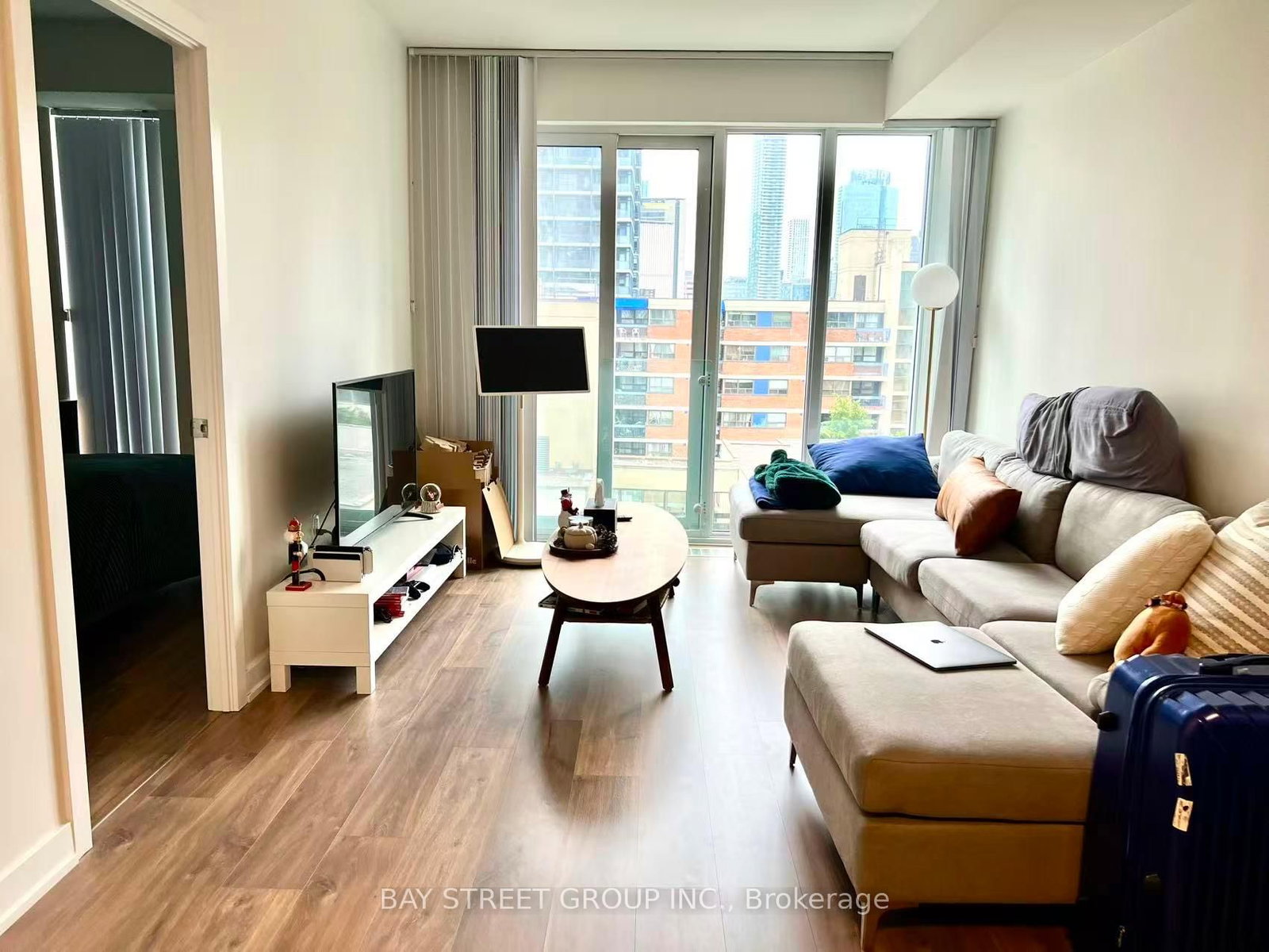 906-50 McCaul Street, Toronto, ON, photo 2