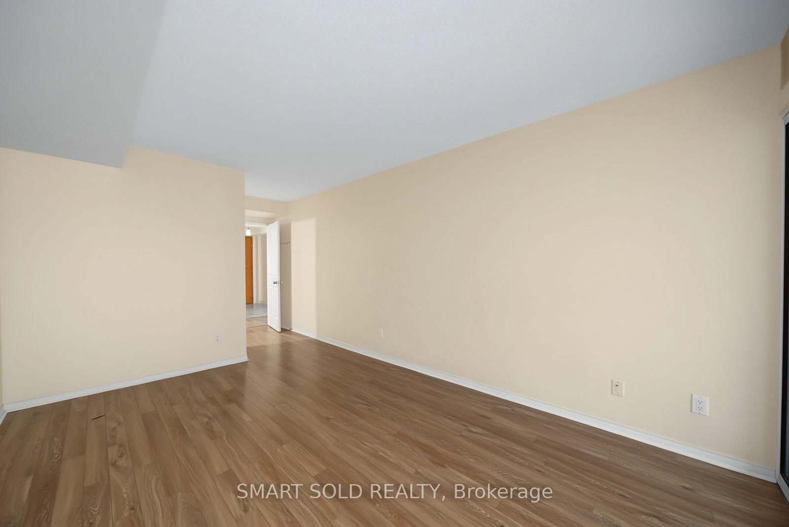 28 Hollywood Avenue • #205 • Toronto, ON photo 27