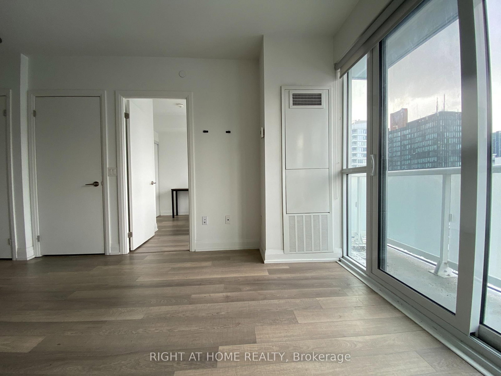 1906-77 Mutual Street, Toronto, ON, photo 5