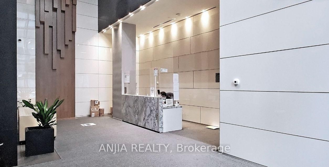 902-15 Grenville Street, Toronto, ON, photo 3