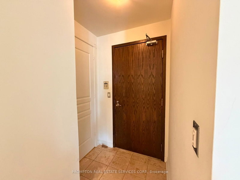 1107 - 438 Richmond Street W