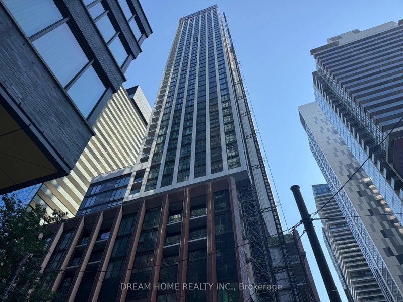 521 - 400 King Street W
