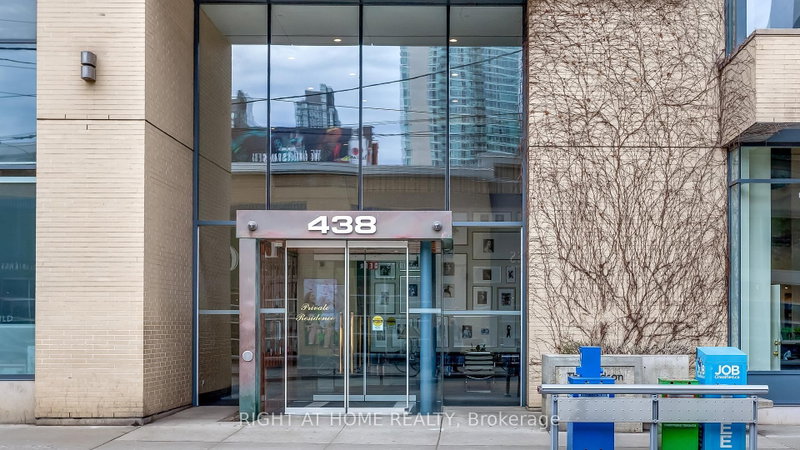 home for lease on 1403-438 King Street W