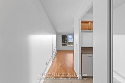 Unit 1111 — 18 Sommerset Way — photo 5