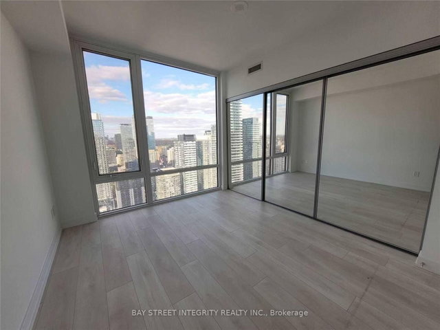 4205 - 501 Yonge Street