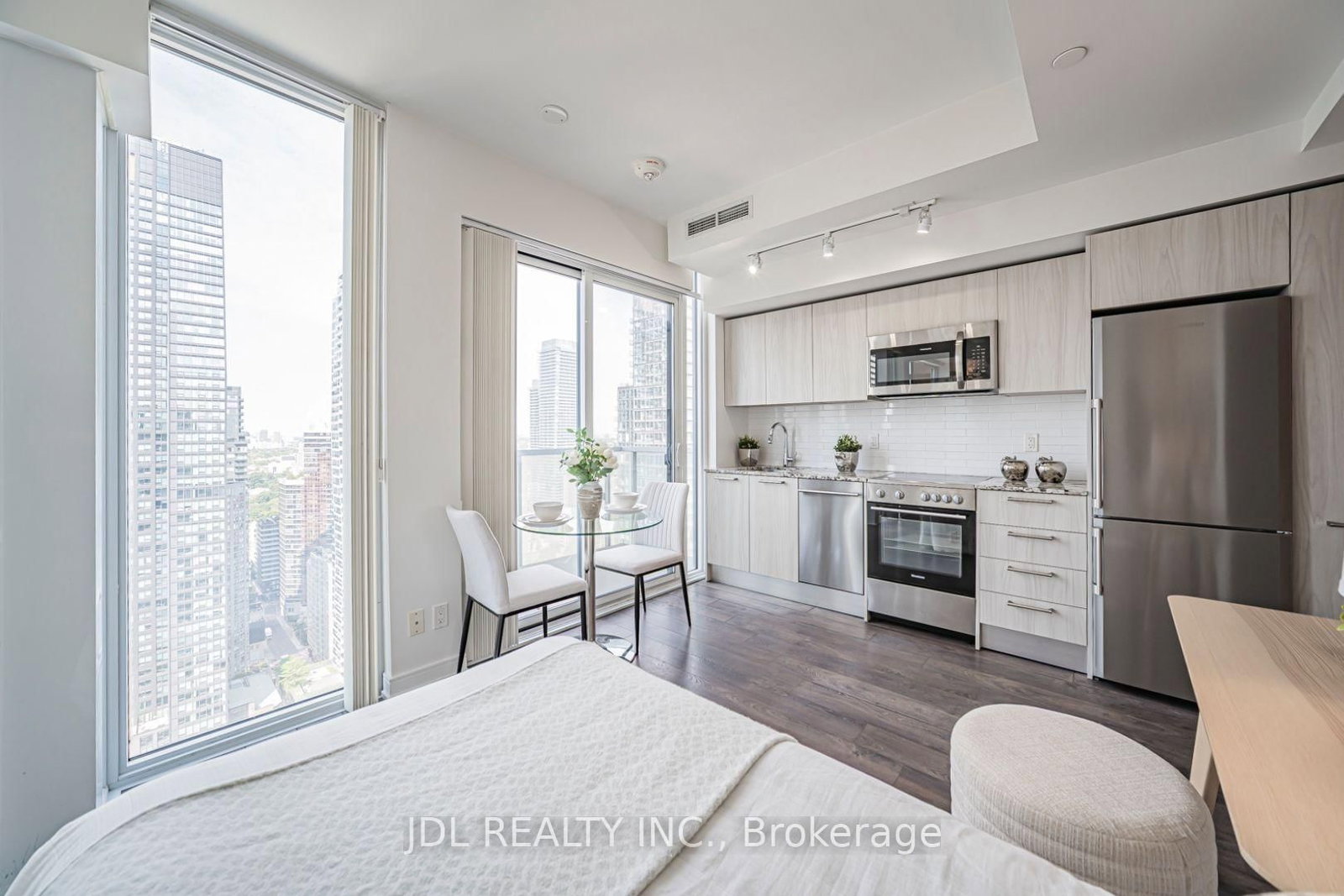 28 E Wellesley Street • #3510 • Toronto, ON photo 11