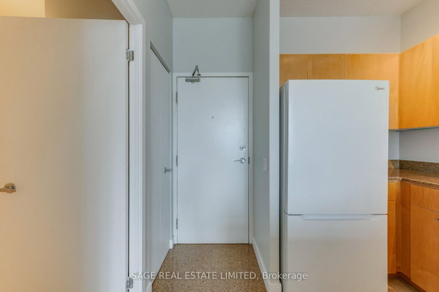 208 - 373 Front Street W