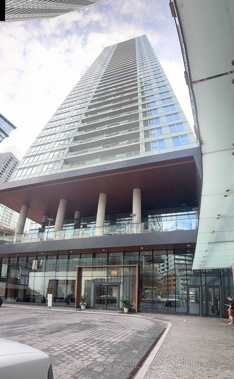 3206 - 17 Bathurst Street
