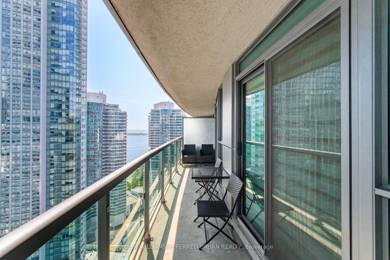 19 Grand Trunk Crescent • #3708 • Toronto, ON photo 21