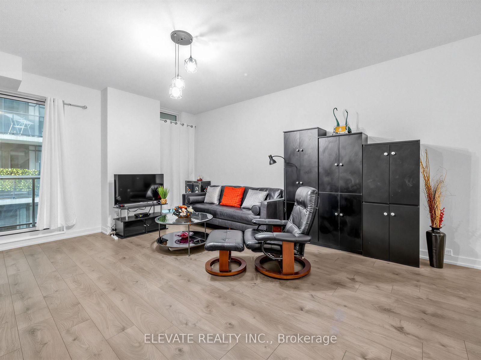 297 College Street • #926 • Toronto, ON photo 6