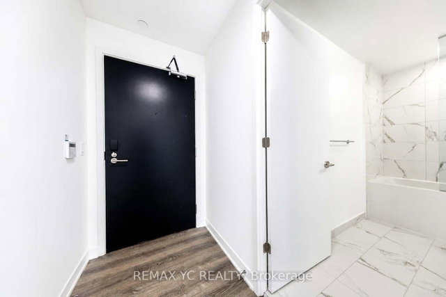 3303 - 180 Front Street E