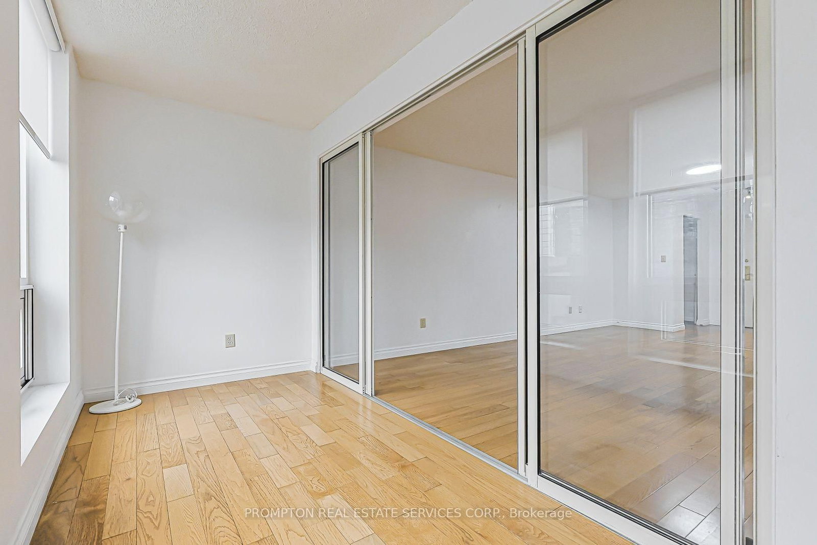 25 Grenville Street • #1705 • Toronto, ON photo 13