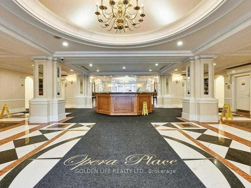 home for lease on 205-889 Bay Street