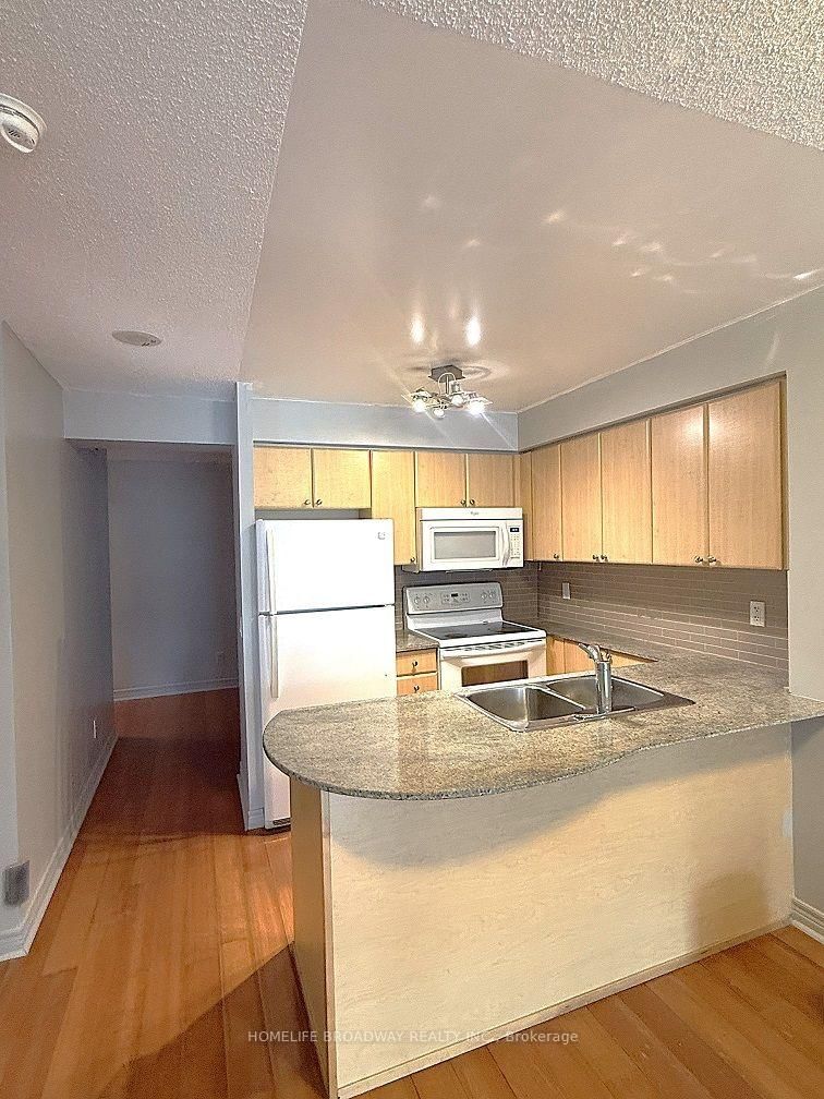 1111 - 763 Bay Street