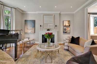 254 Yonge Boulevard • Toronto, ON photo 6