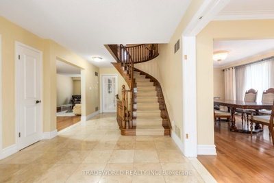 46 Winlock Park • Toronto, ON photo 5