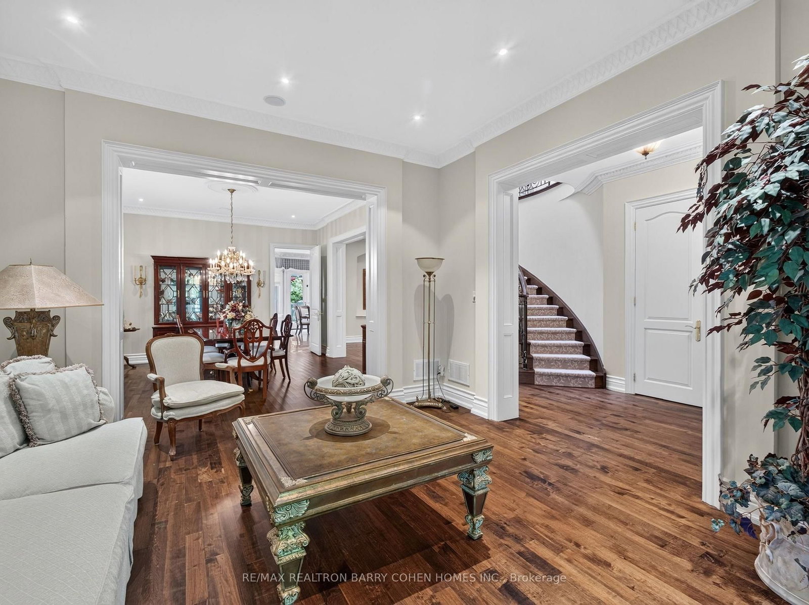 57 Yorkminster Road • Toronto, ON photo 4