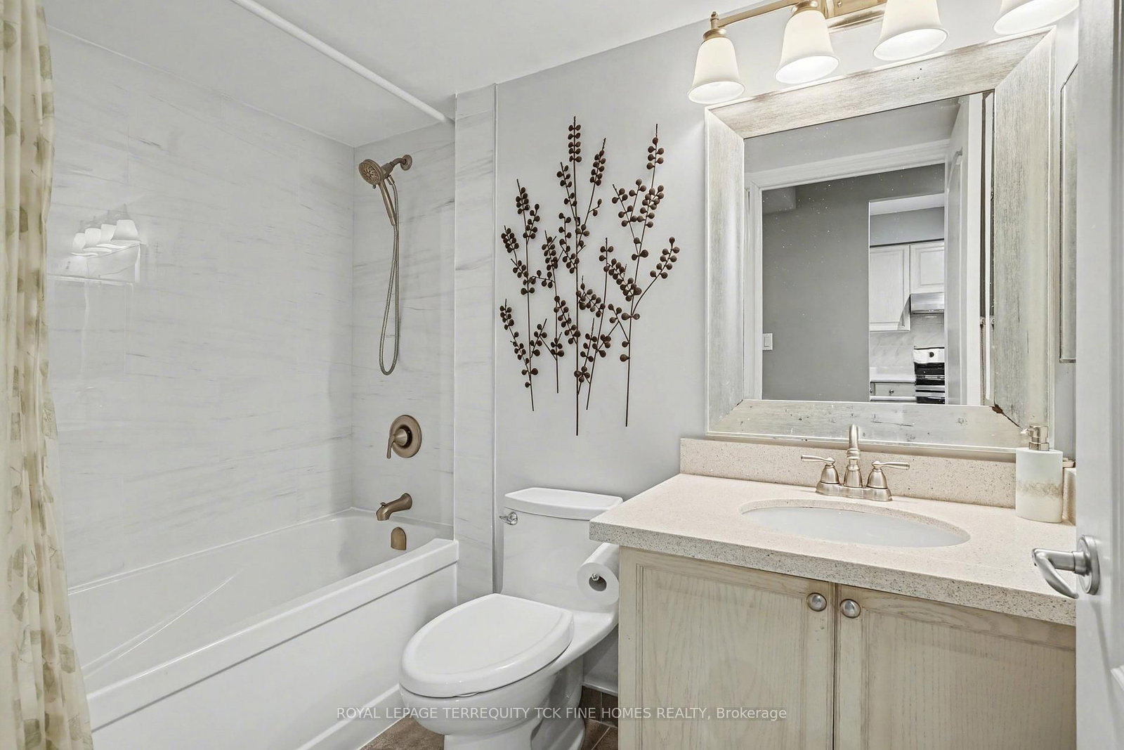 398 E Eglinton Avenue • #1009 • Toronto, ON photo 21