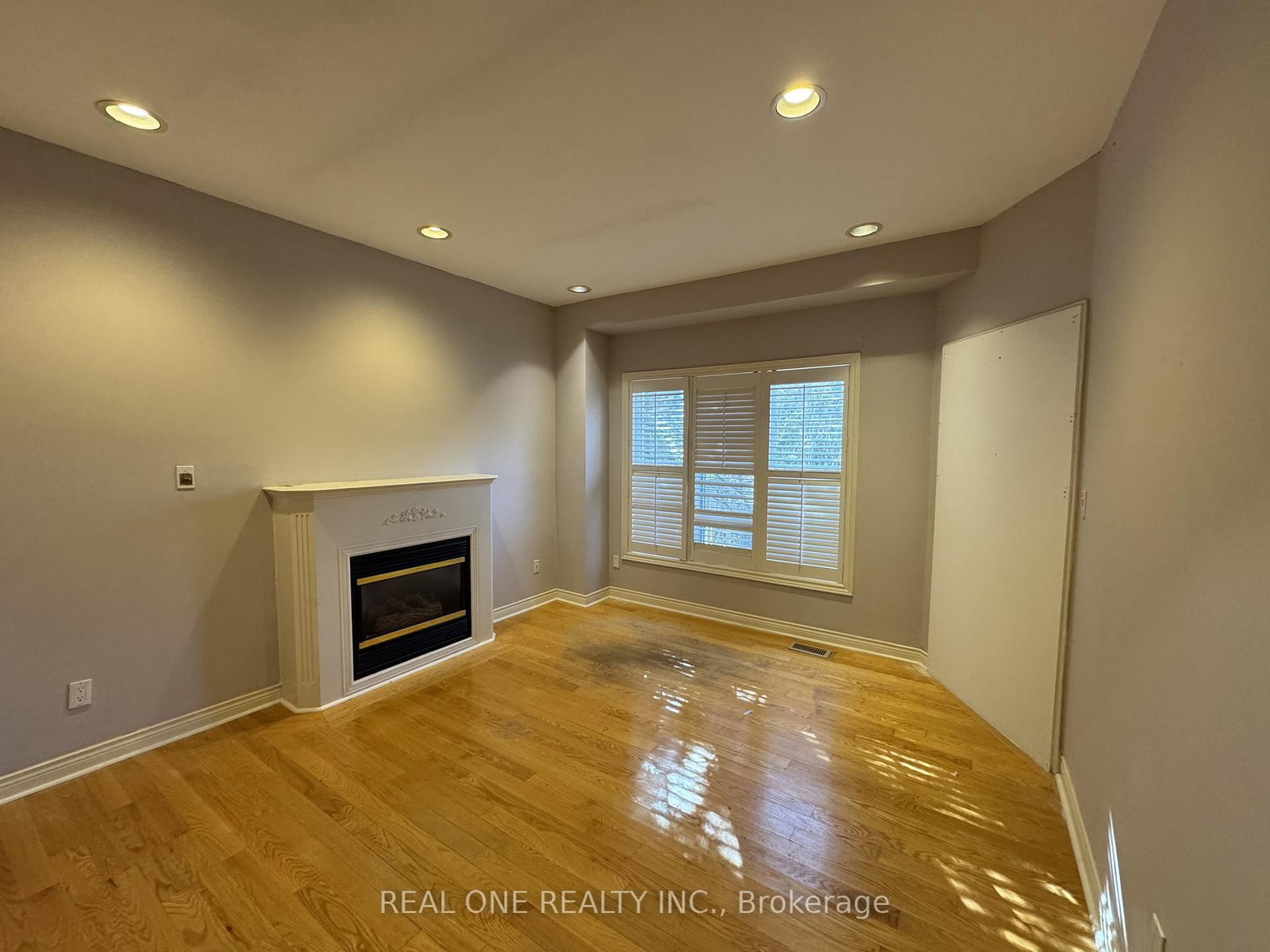 3022 Bayview Avenue • Toronto, ON photo 4