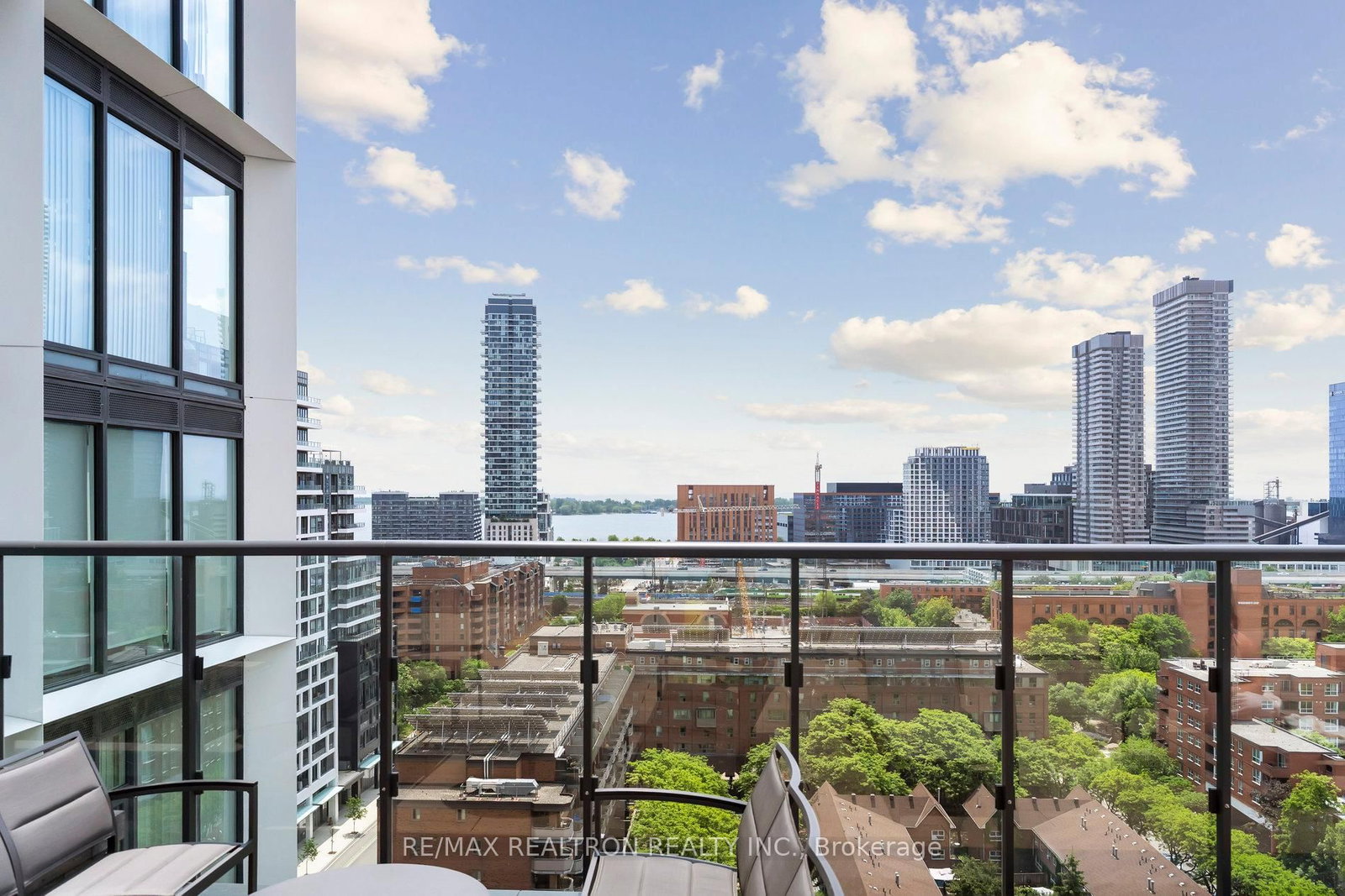 158 E Front Street • #325 • Toronto, ON photo 25