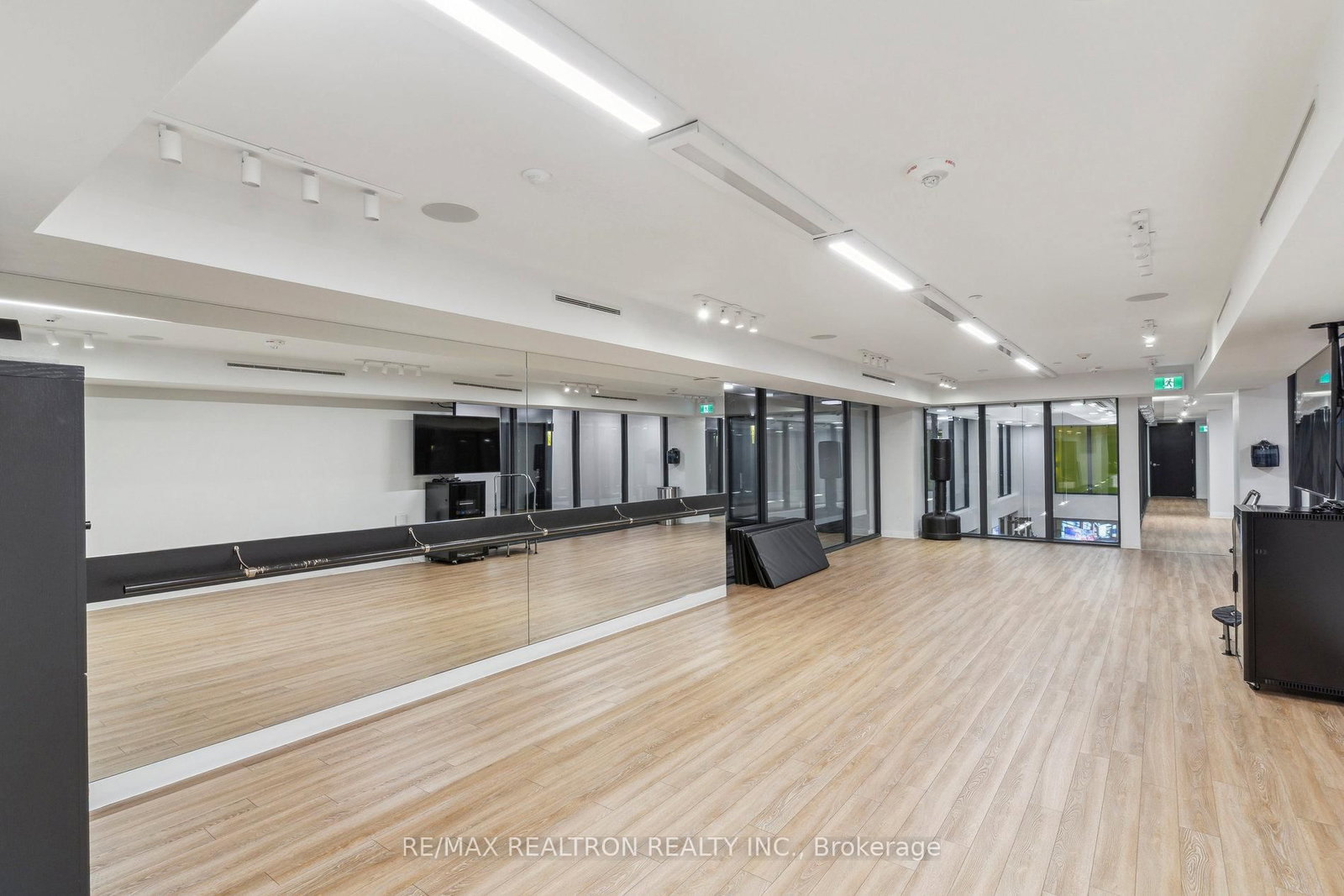 158 E Front Street • #325 • Toronto, ON photo 31