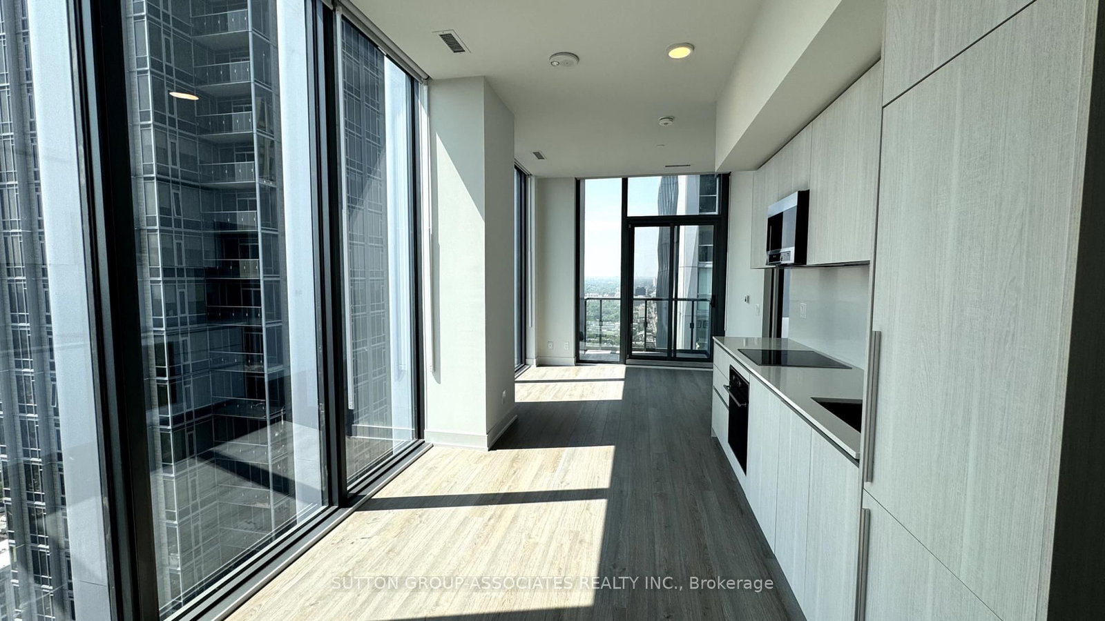 5002-8 Cumberland Street, Toronto, ON, photo 3