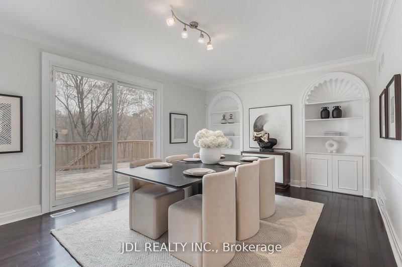 6 Farmingdale Road