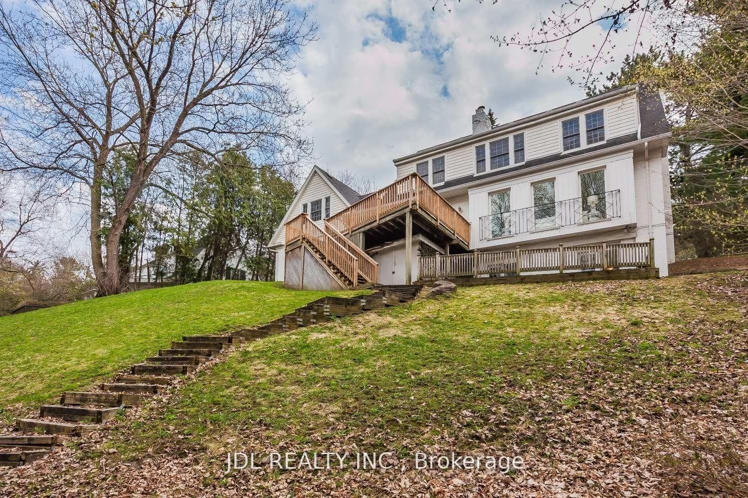 6 Farmingdale Road • Toronto, ON photo 26