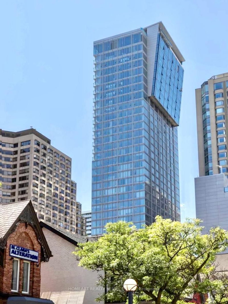 home for lease on 2006-188 Cumberland Street