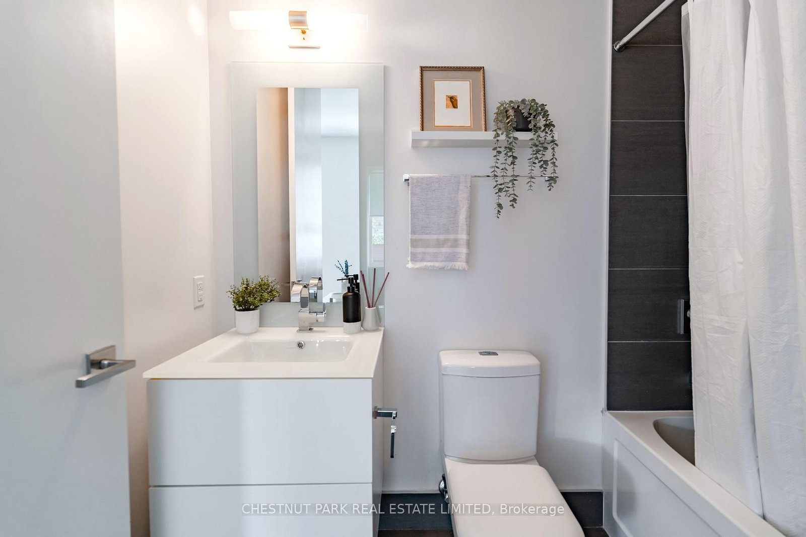 111 W St Clair Avenue • #320 • Toronto, ON photo 18