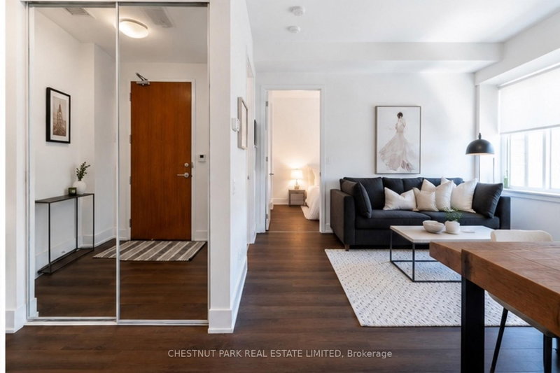 320 - 111 St Clair Avenue W