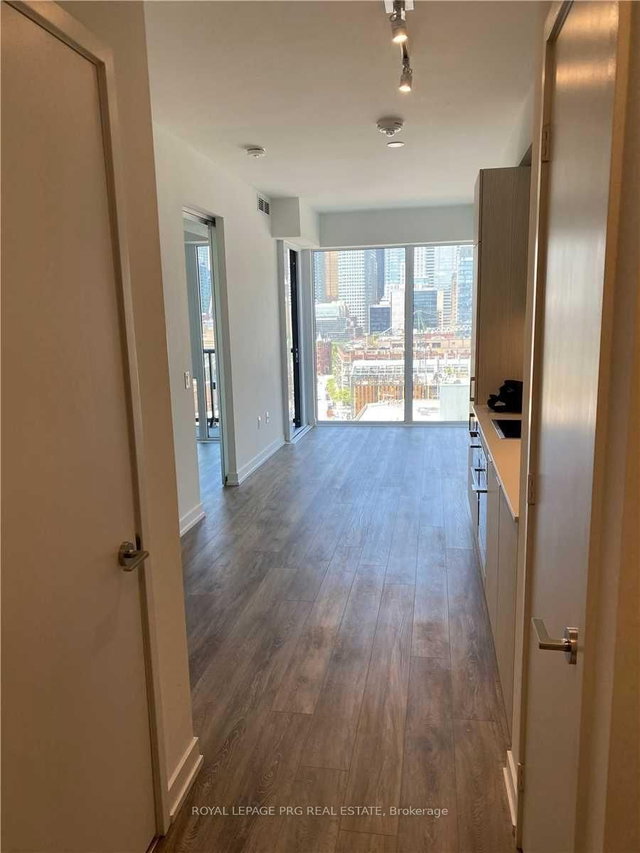 1403 - 158 Front Street E
