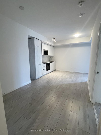 Unit 1026 — 400 King Street W — more photos