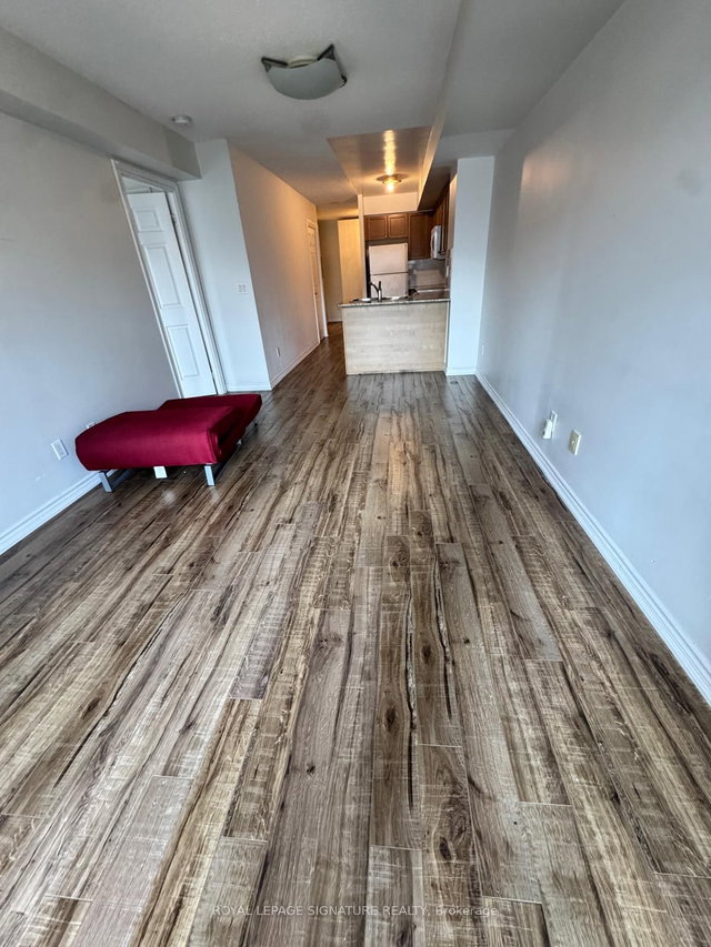 1204 - 761 Bay Street