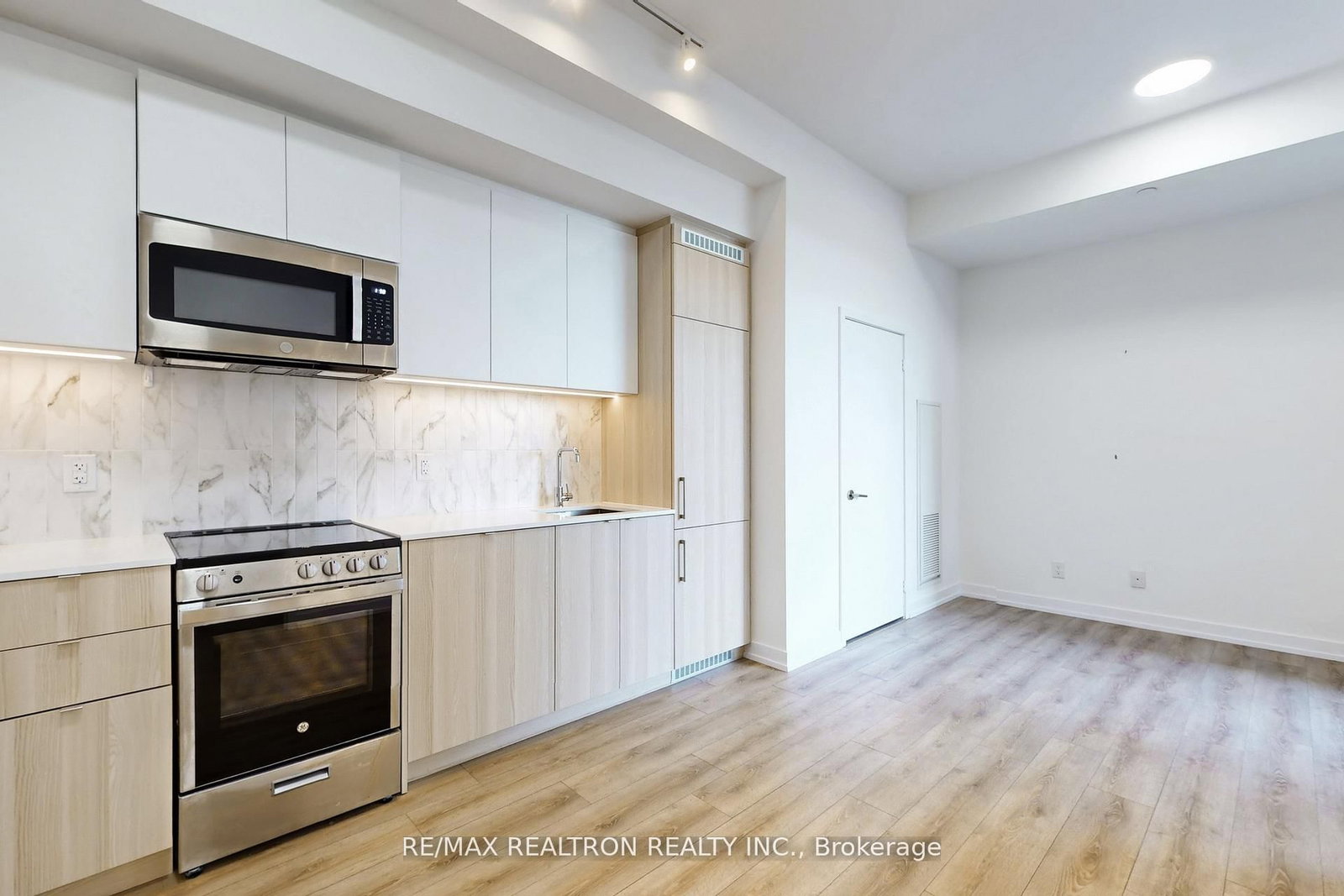 Condo for sale at 301-500 Dupont Street, Toronto, Ontario, M6G 0B8 - Annex - MLS: C13586322