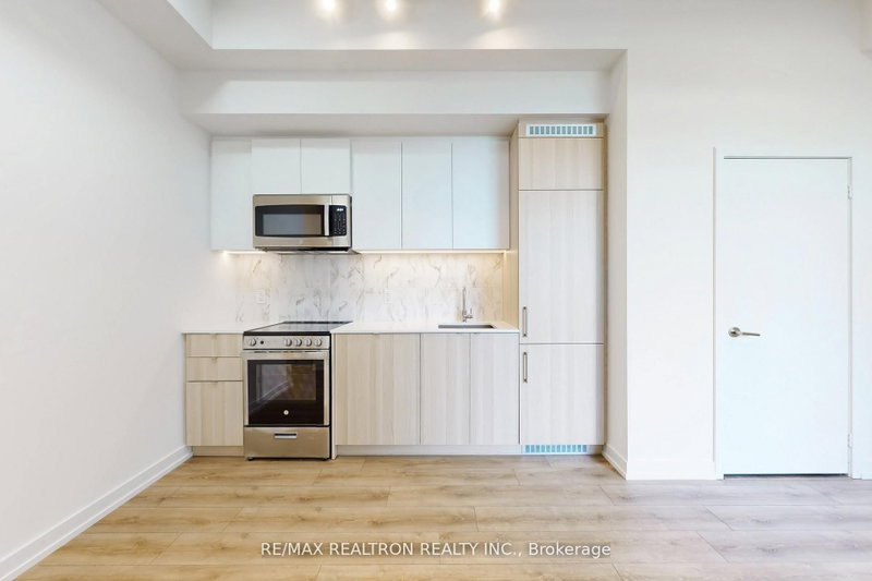 301 - 500 Dupont Street