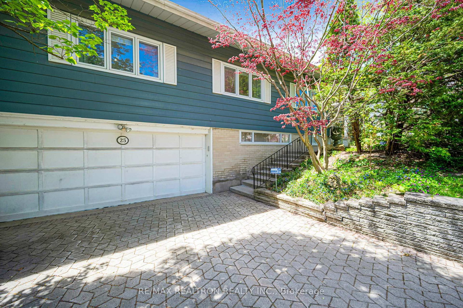 25 Vernham Court, Toronto, ON