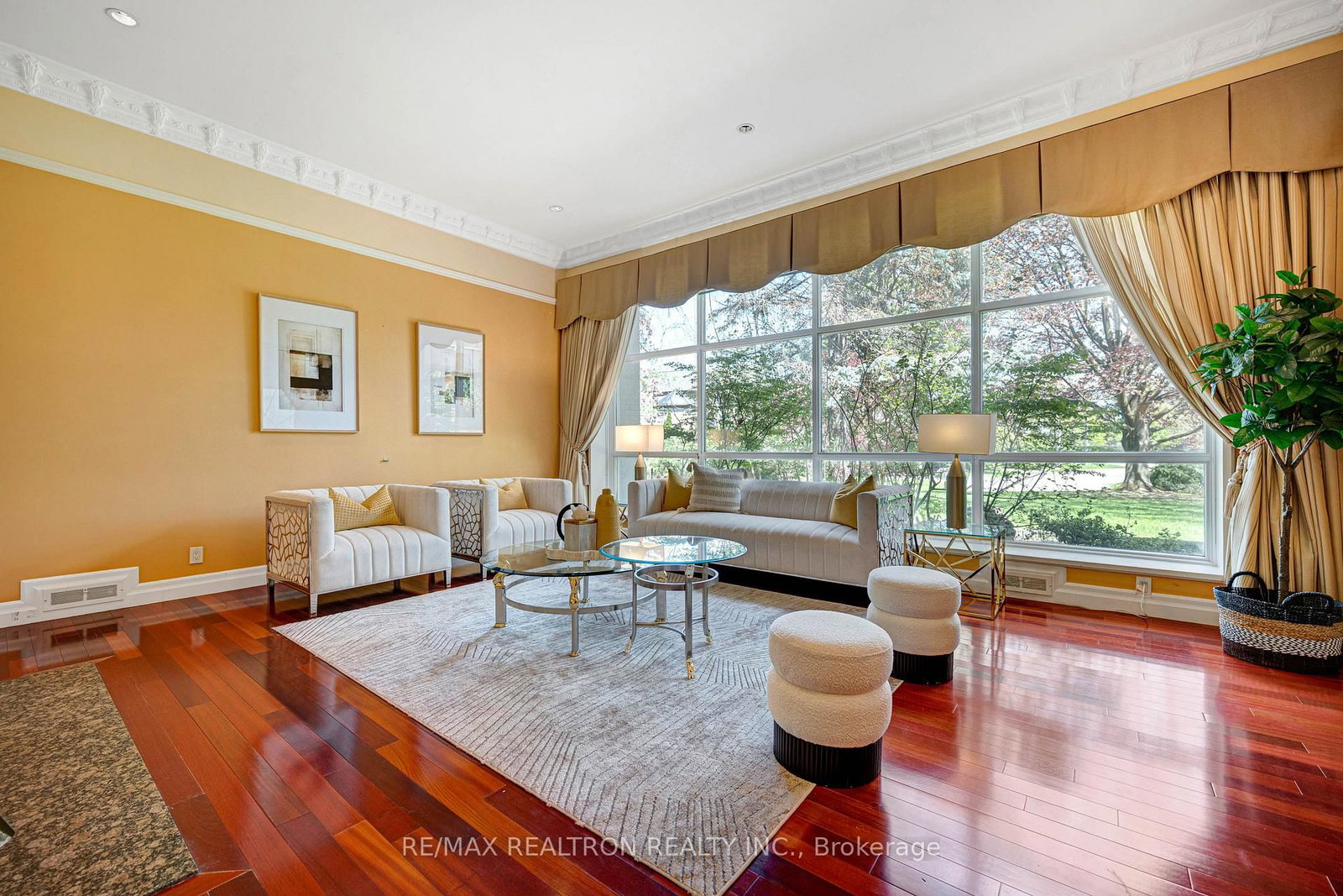 25 Vernham Court • Toronto, ON photo 12