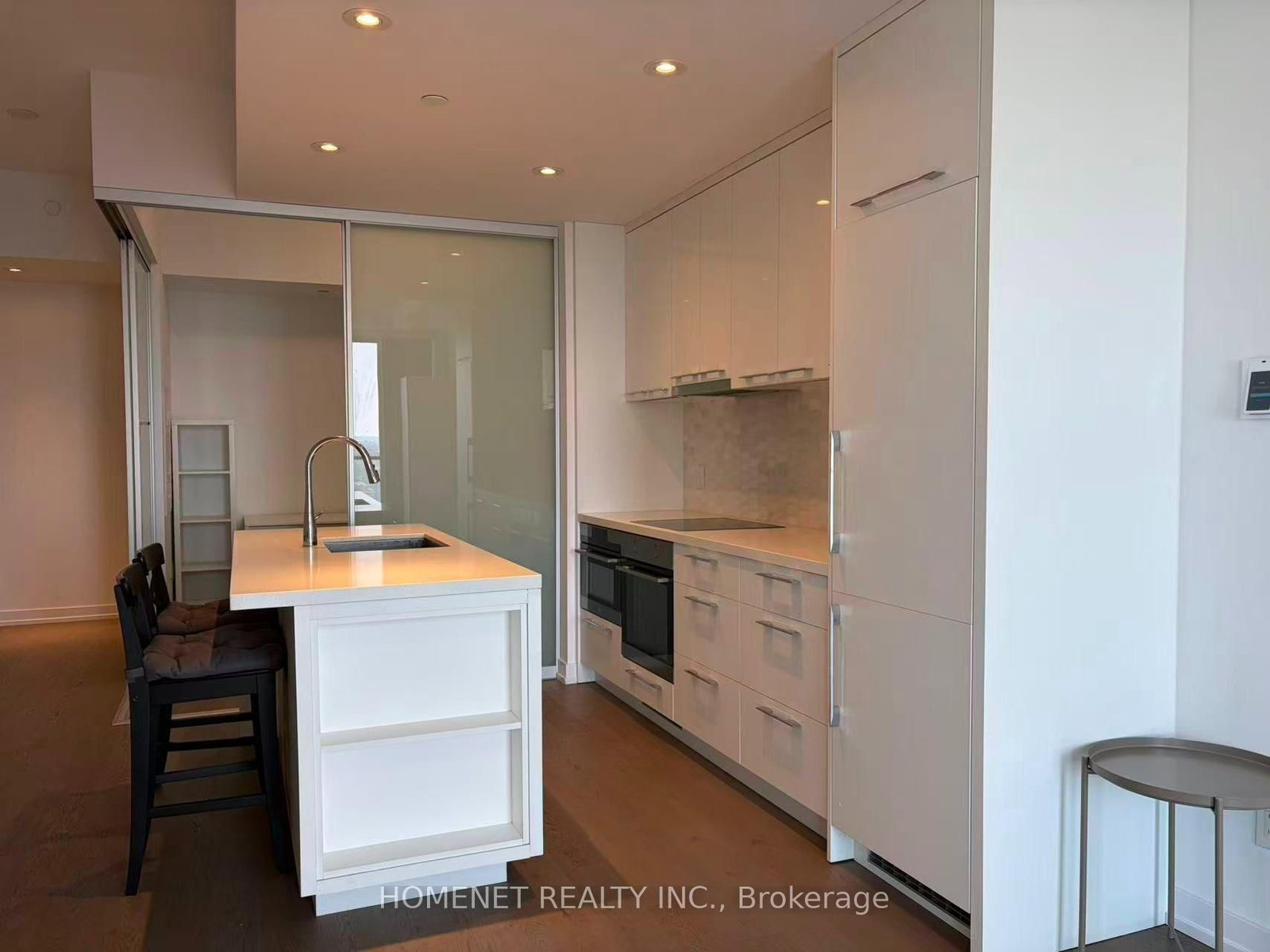 488 University Avenue • #5101 • Toronto, ON photo 7