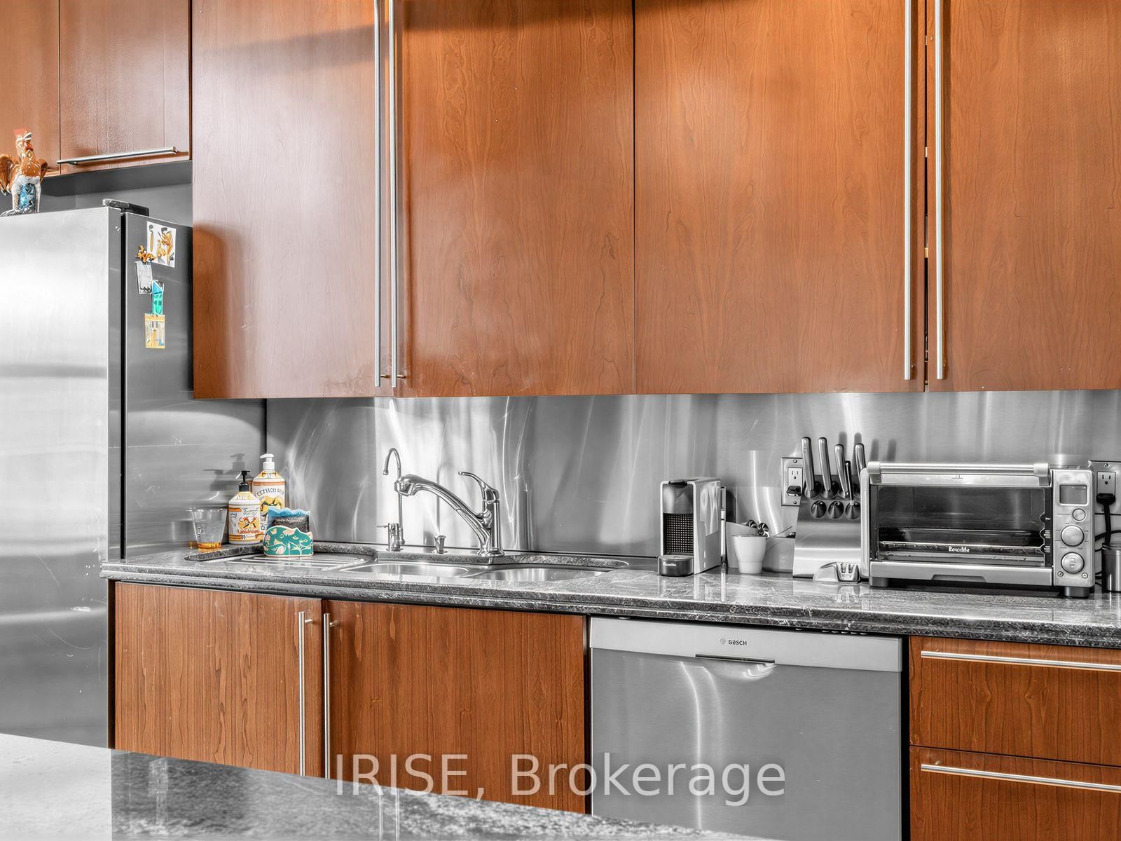 155 W Dalhousie Street • #1014 • Toronto, ON photo 12
