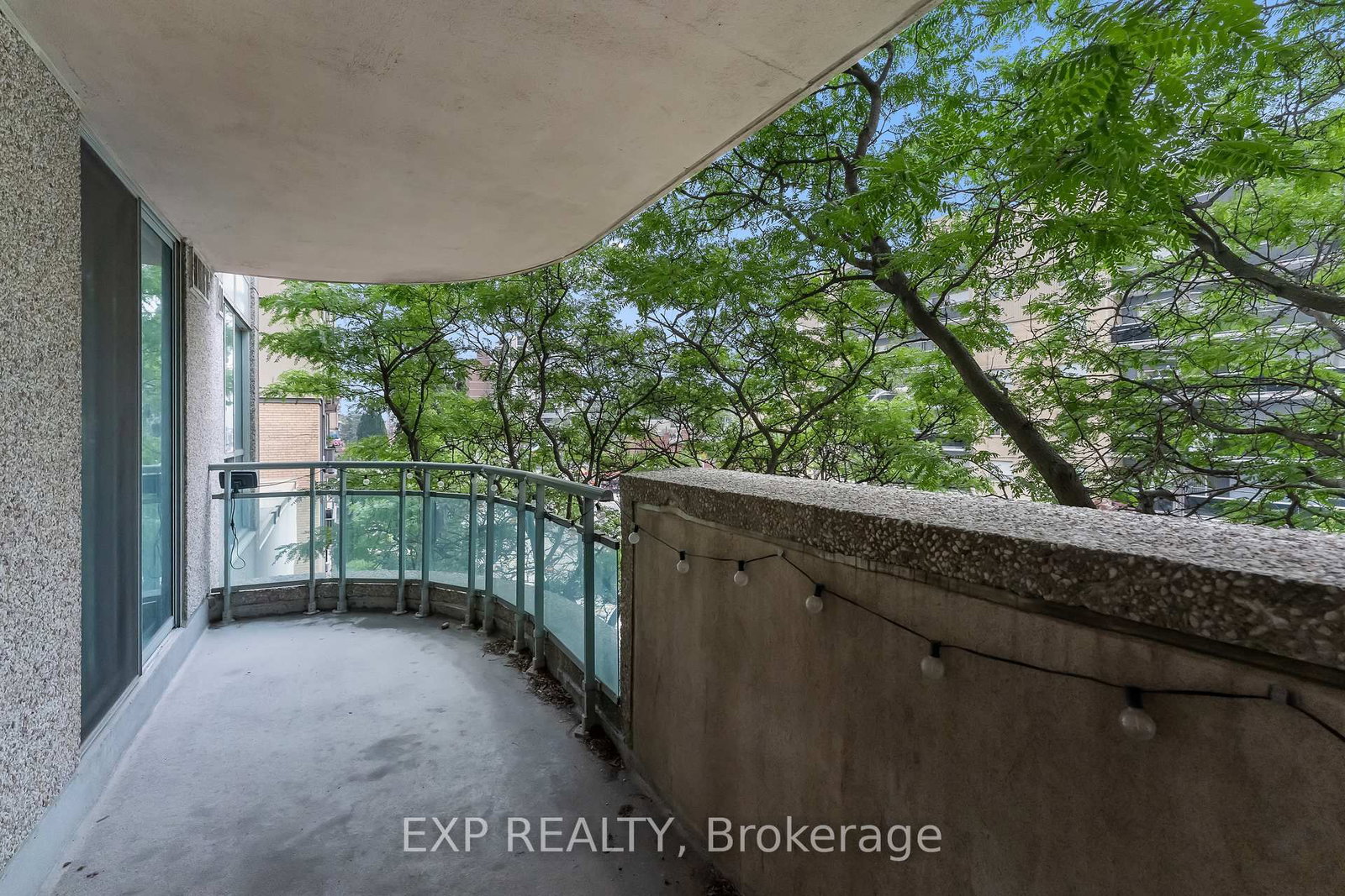 398 E Eglinton Avenue • #308 • Toronto, ON photo 11