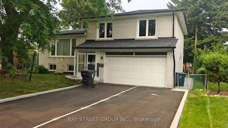 home for lease on lower-9 Mosedale Crescent