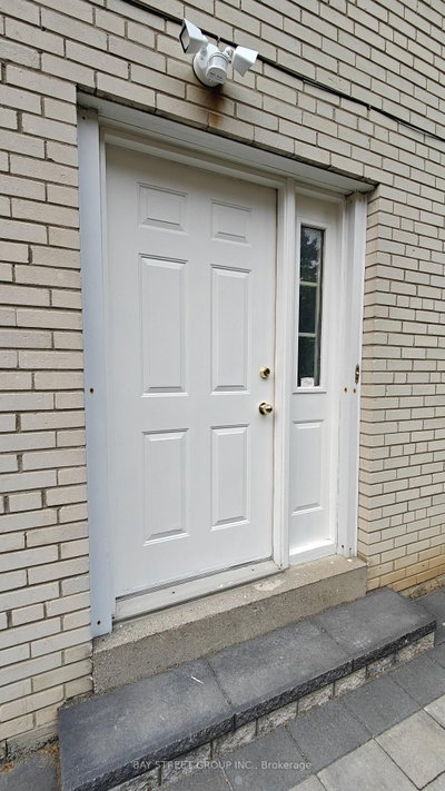 Unit lower — 9 Mosedale Crescent — photo 2