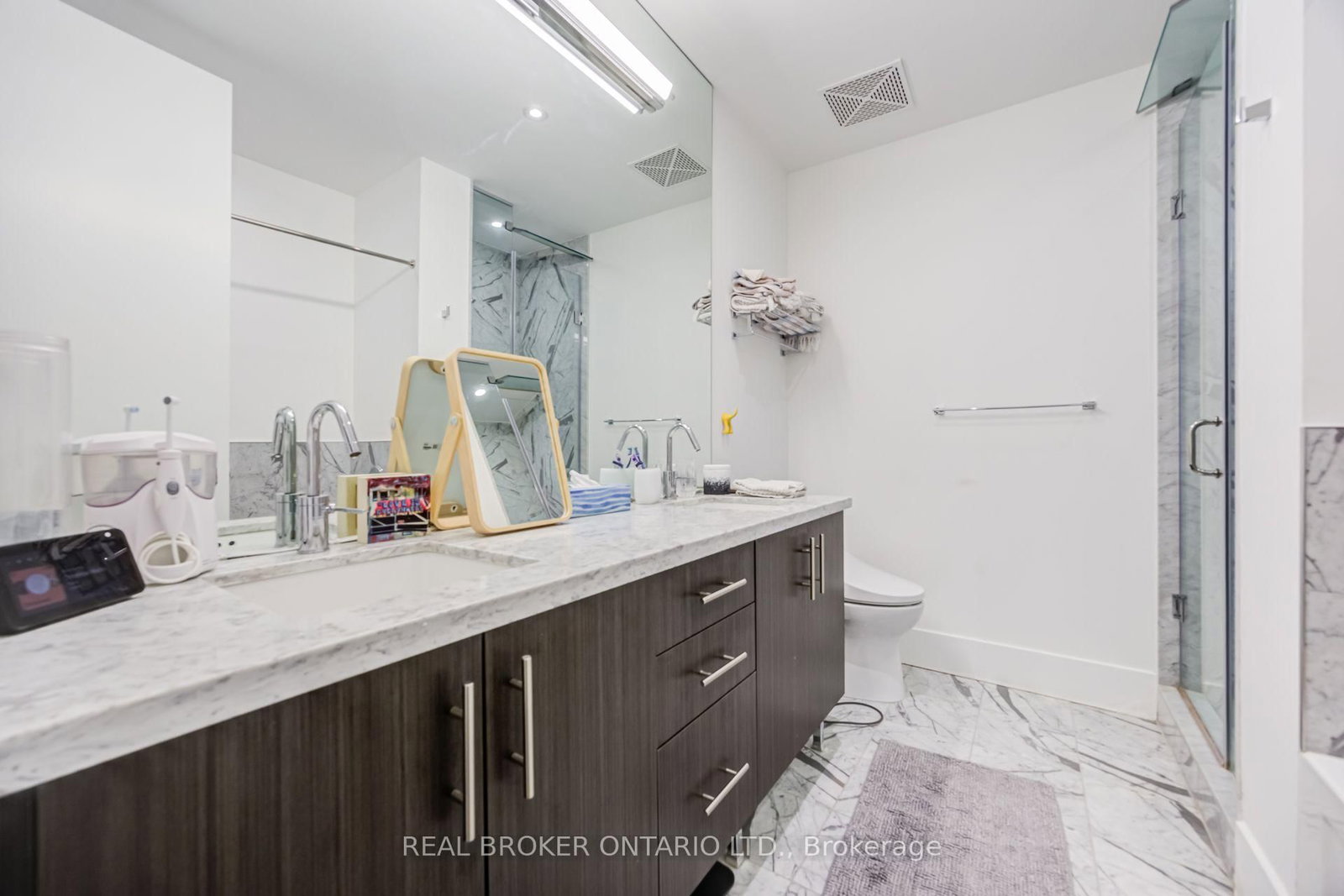 29 Queens Quay E • #916 • Toronto, ON photo 18