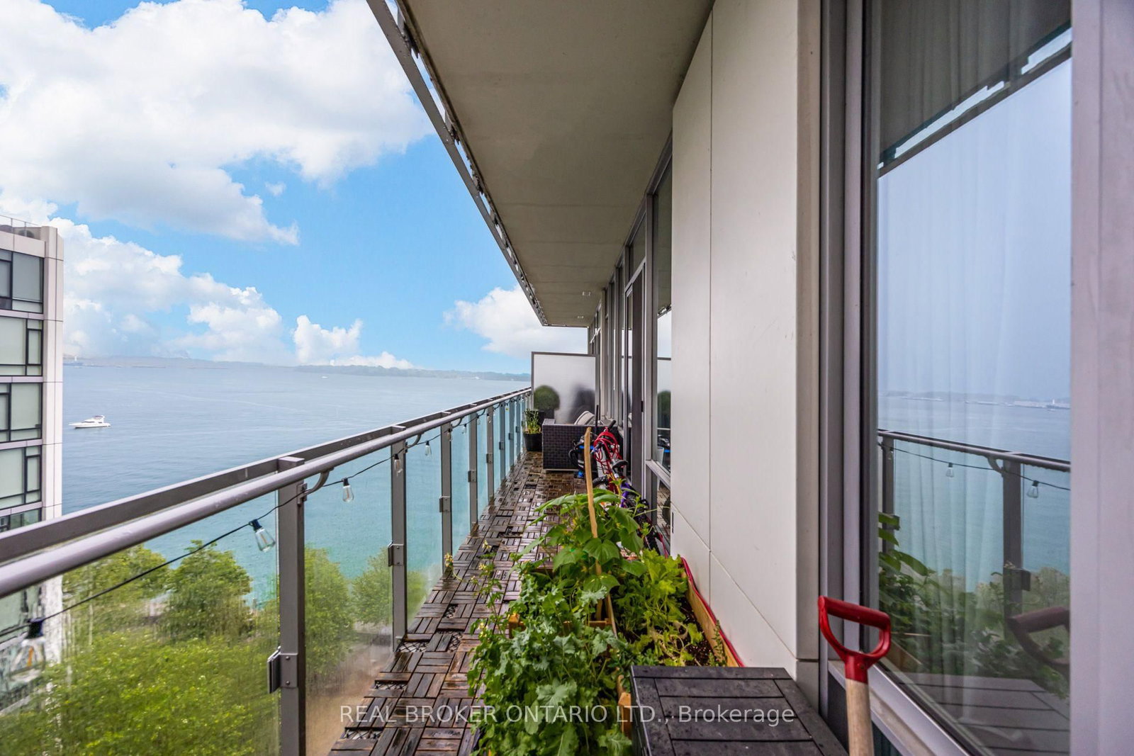 29 Queens Quay E • #916 • Toronto, ON photo 23