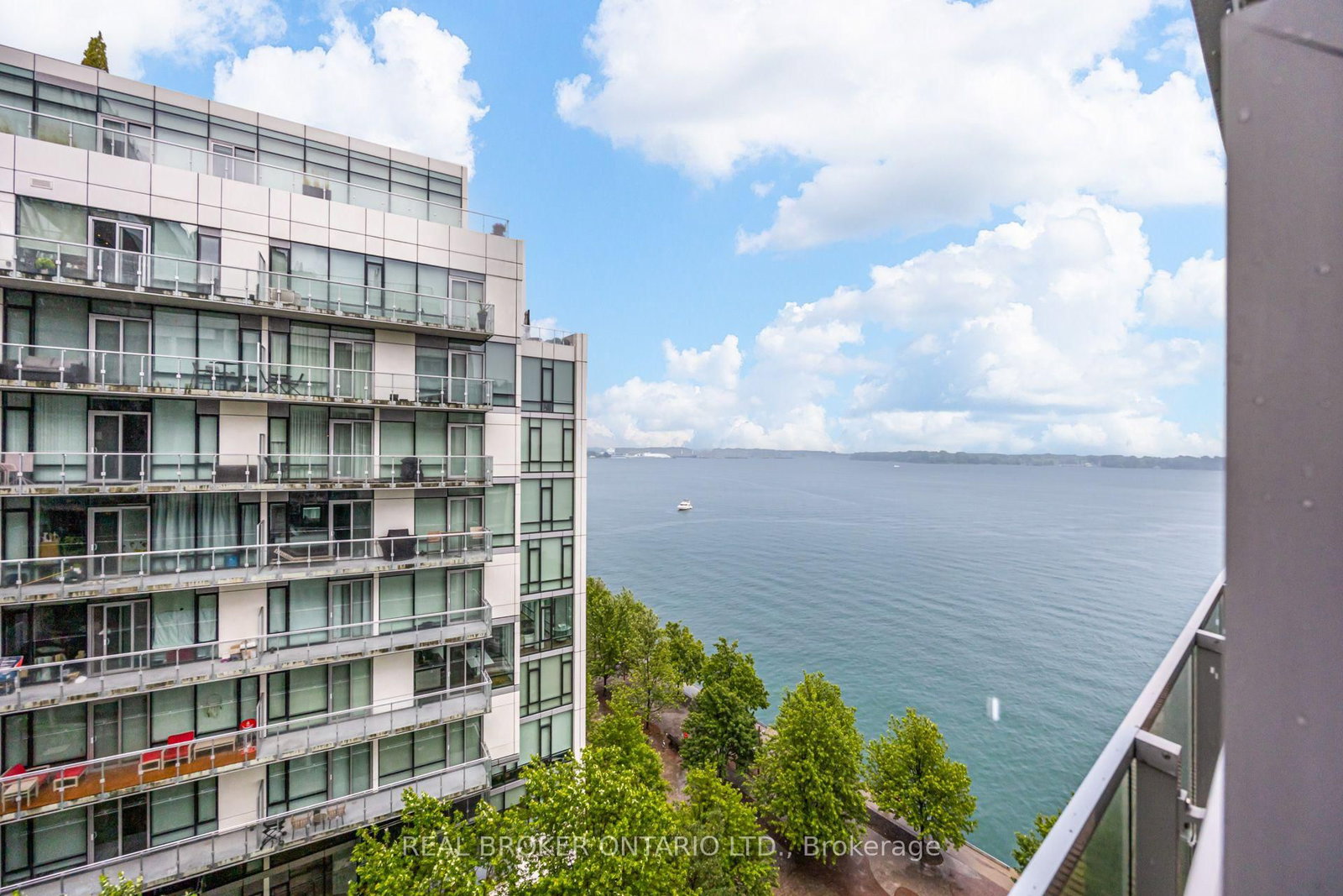 29 Queens Quay E • #916 • Toronto, ON photo 24