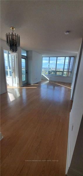 2012-15 Greenview Avenue, Toronto, ON, photo 2