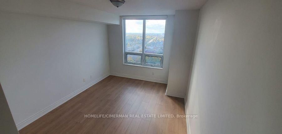 2012-15 Greenview Avenue, Toronto, ON, photo 5