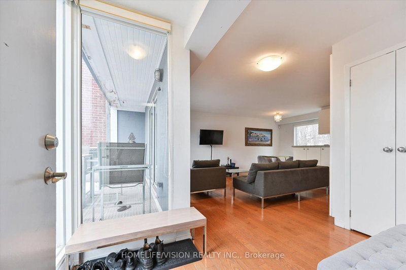 2nd Flr - 400 Summerhill Avenue