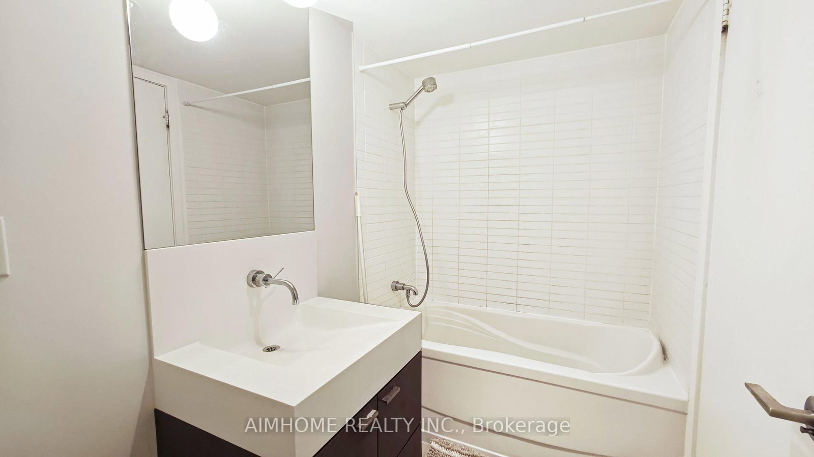 110 E Charles Street • #1510 • Toronto, ON photo 12